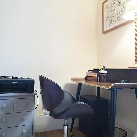 Cosy And Quiet In 아파트